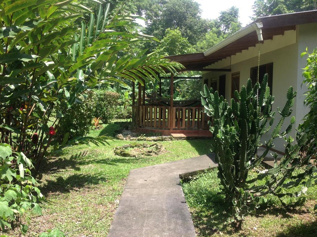Cabinas Caribe Luna Кахуіта Екстер'єр фото