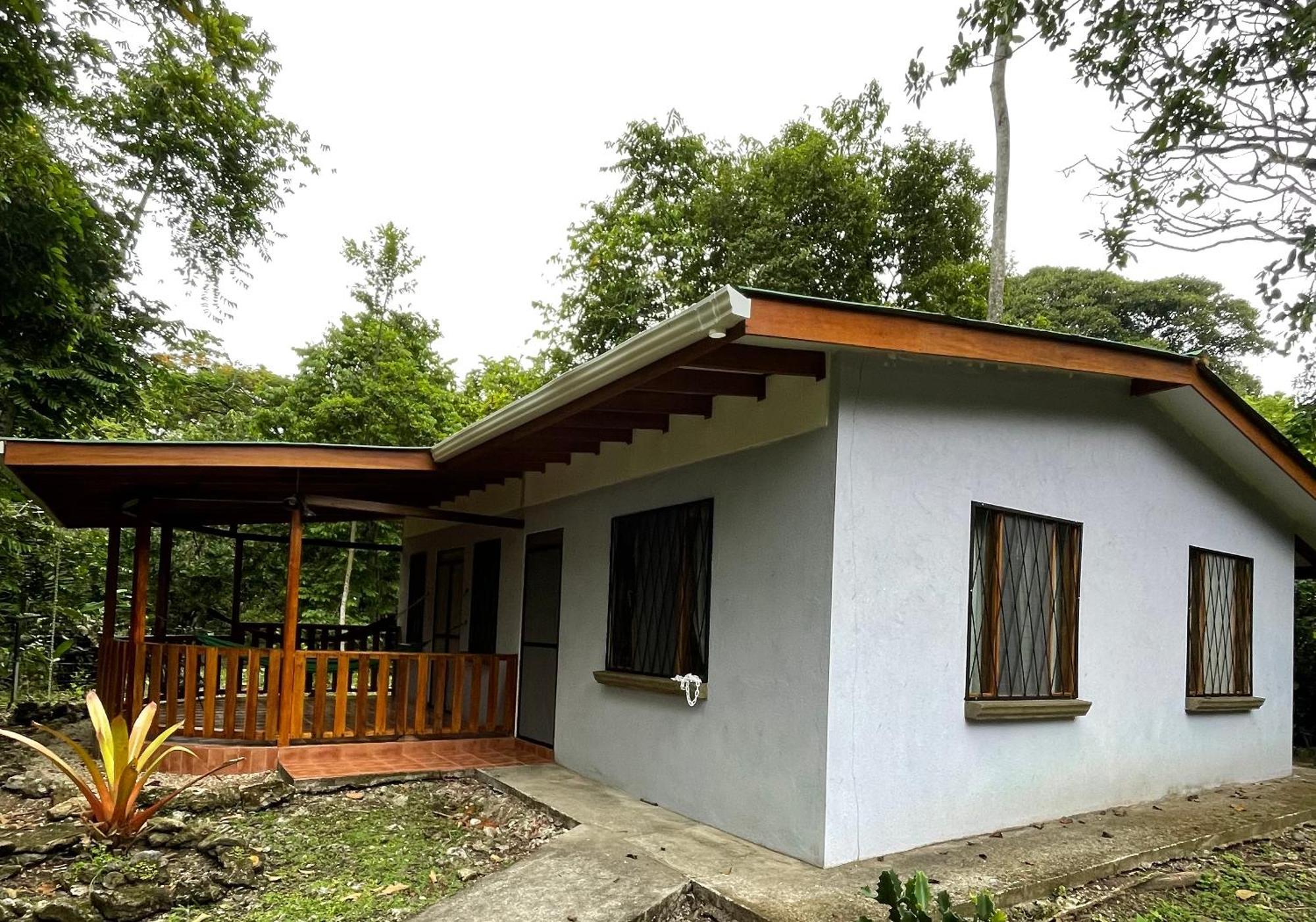 Cabinas Caribe Luna Кахуіта Екстер'єр фото