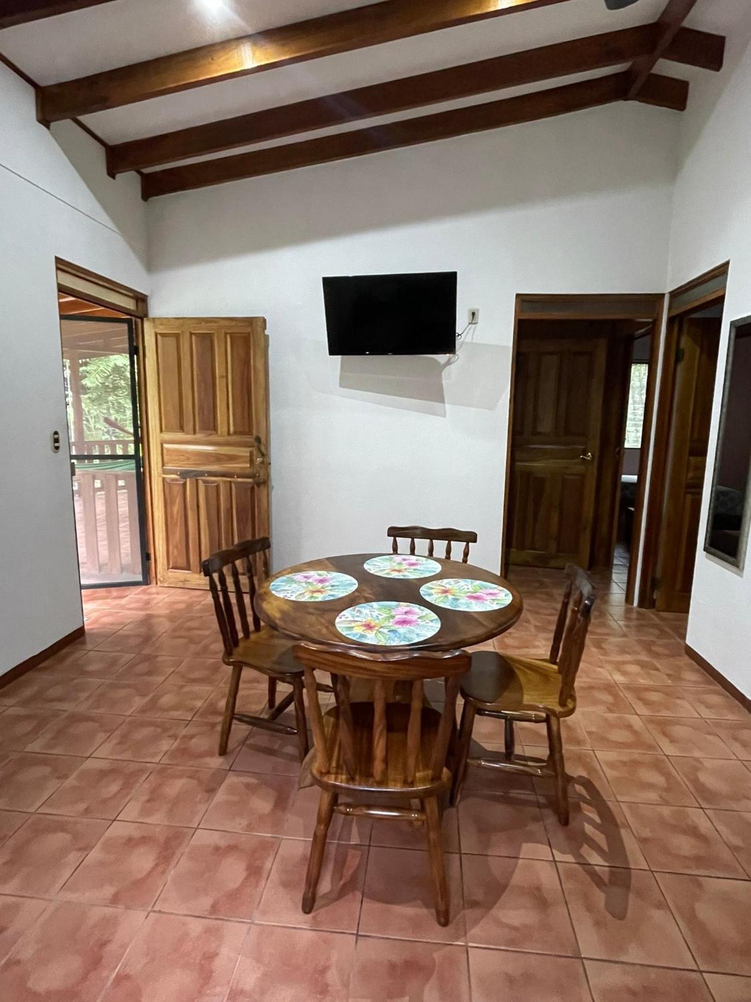 Cabinas Caribe Luna Кахуіта Екстер'єр фото