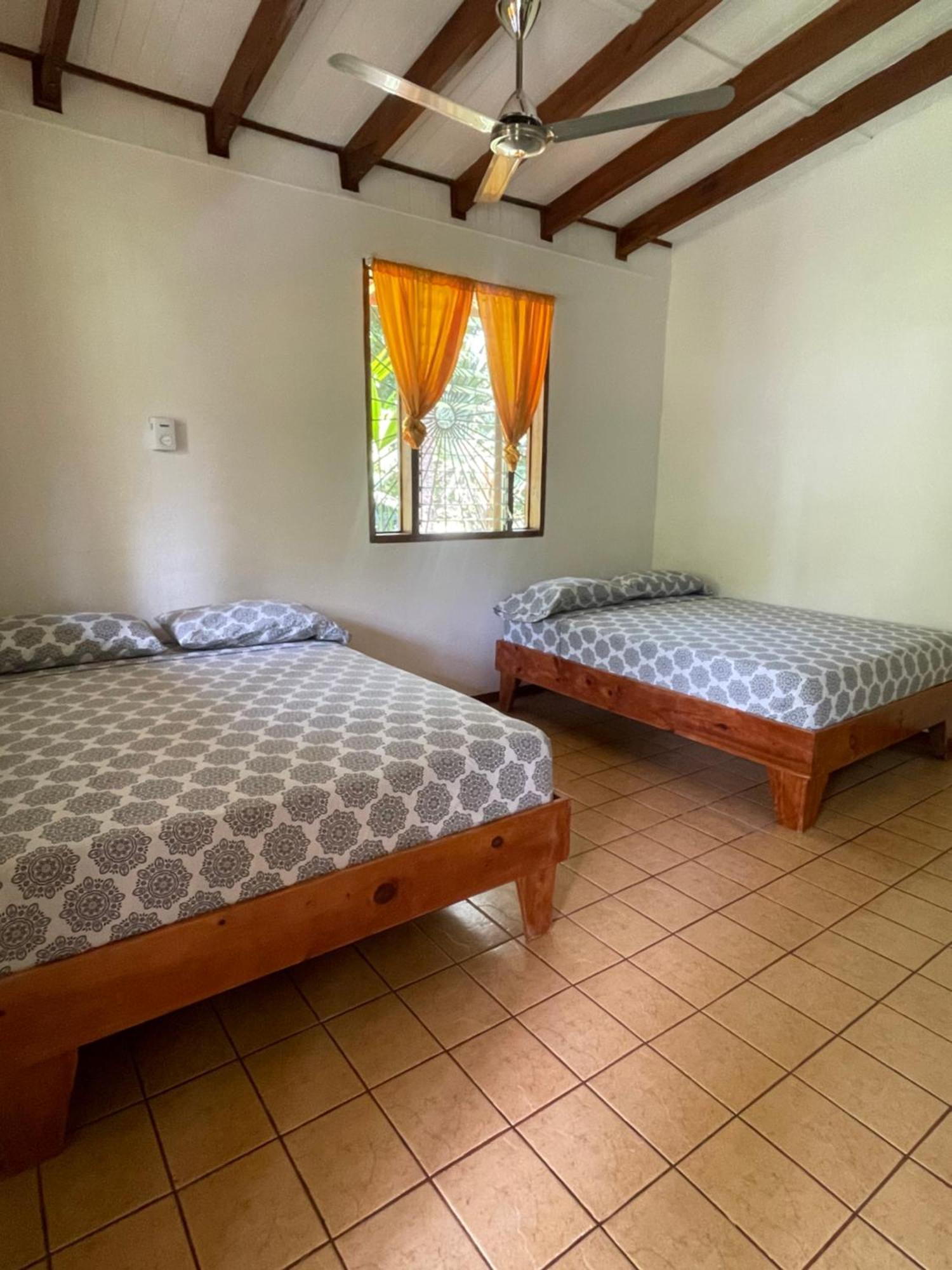 Cabinas Caribe Luna Кахуіта Екстер'єр фото