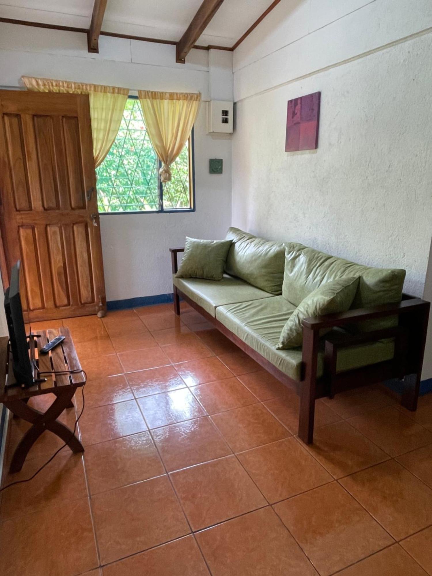 Cabinas Caribe Luna Кахуіта Екстер'єр фото