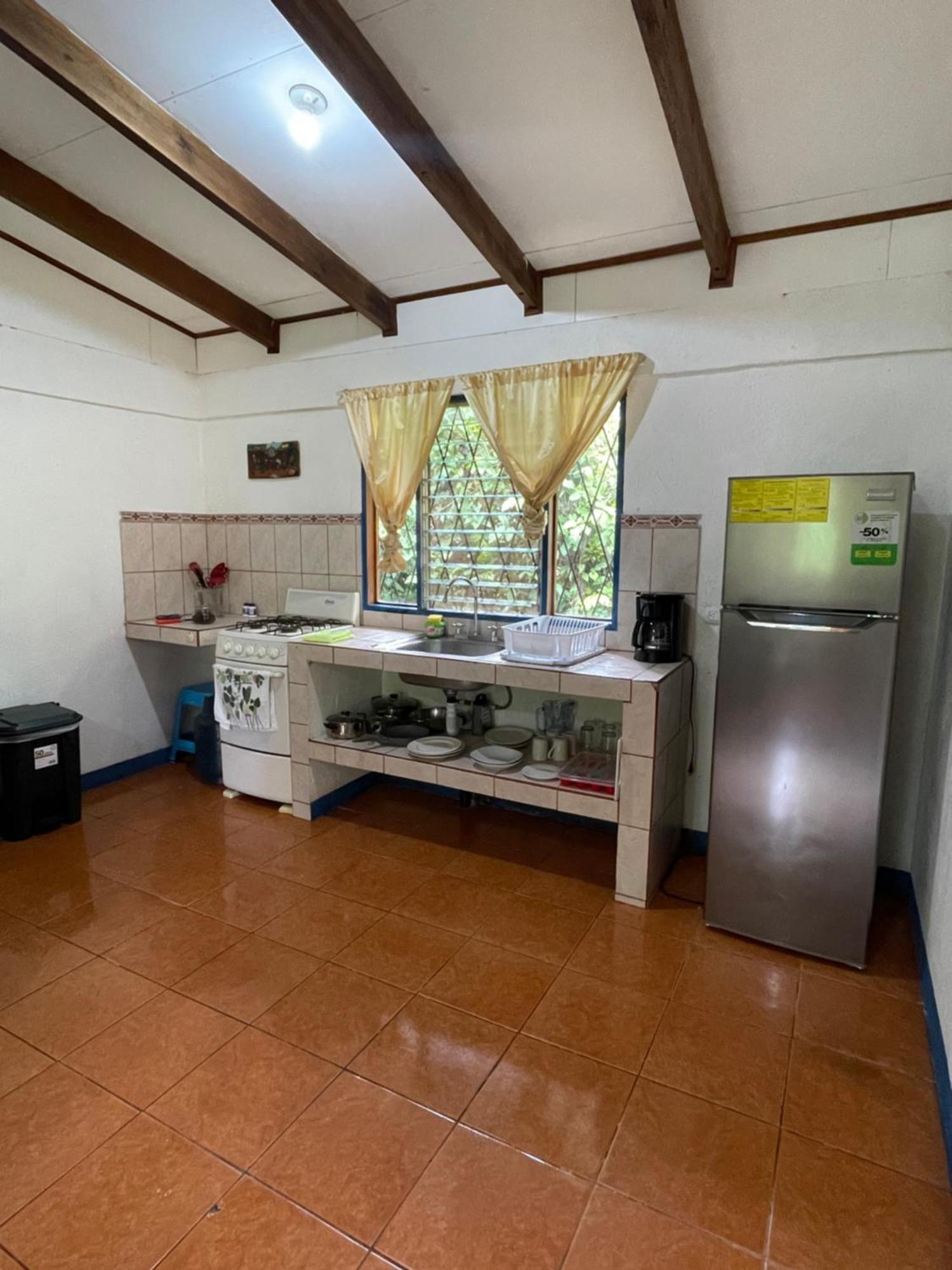 Cabinas Caribe Luna Кахуіта Екстер'єр фото