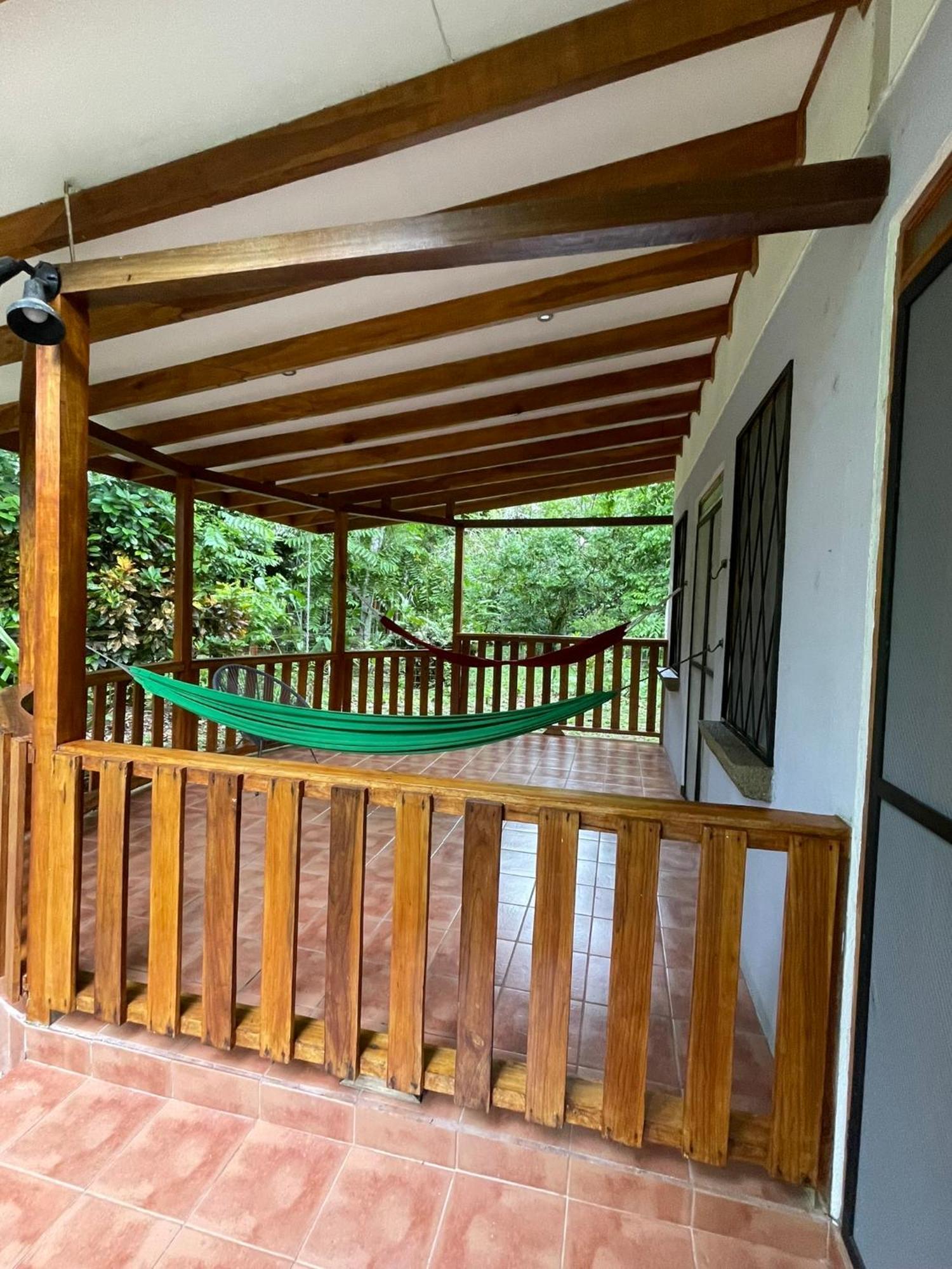 Cabinas Caribe Luna Кахуіта Екстер'єр фото