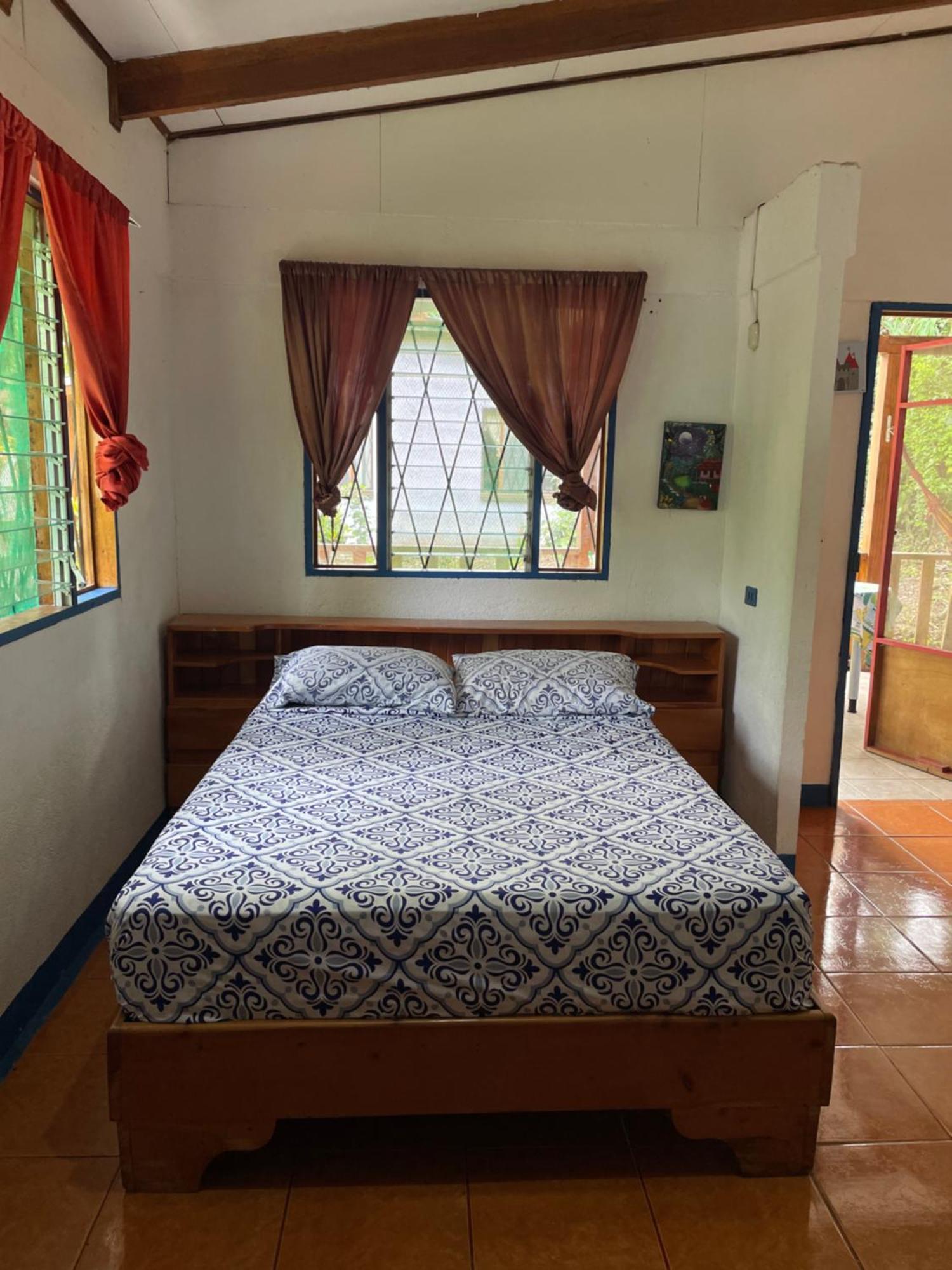 Cabinas Caribe Luna Кахуіта Екстер'єр фото