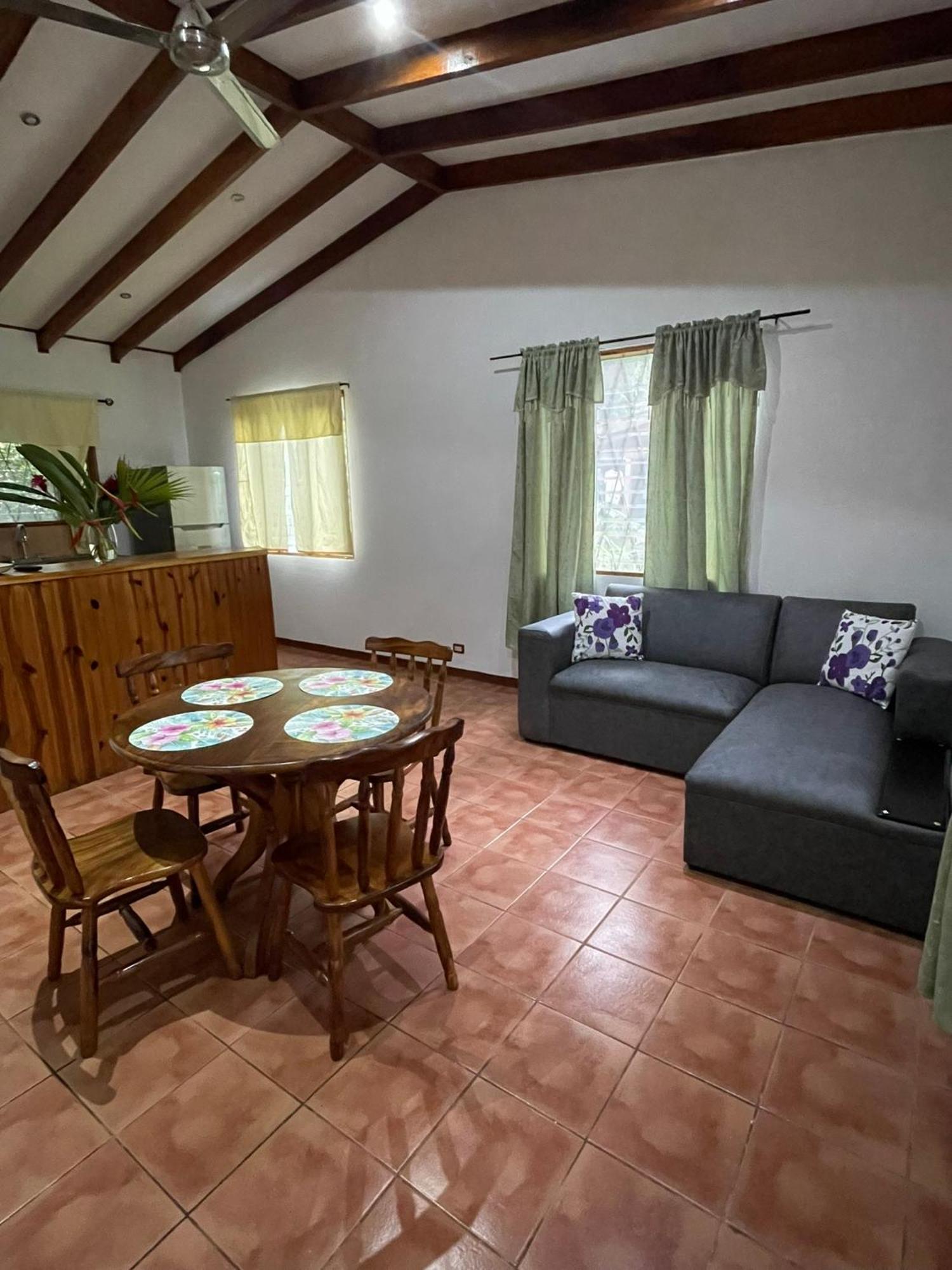 Cabinas Caribe Luna Кахуіта Екстер'єр фото